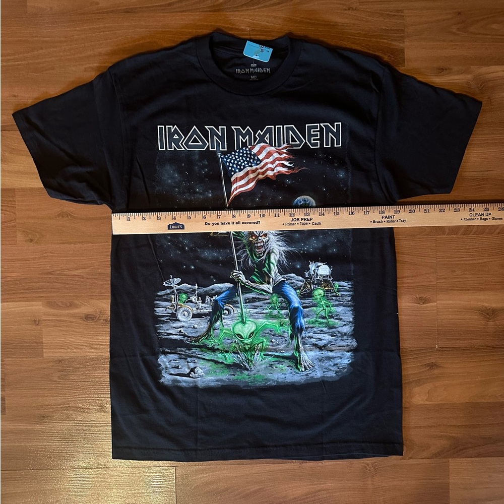 Hot Topic Black Iron Maiden The Final Frontier Tour Alien Tour Graphic Tee - Picture 6 of 9